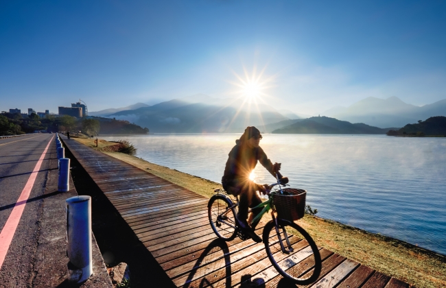 人人瘋騎車, 日月潭擁有著全台灣最美的環湖自行車道，也曾被美國CNN媲美為全球最美自行車道之一.